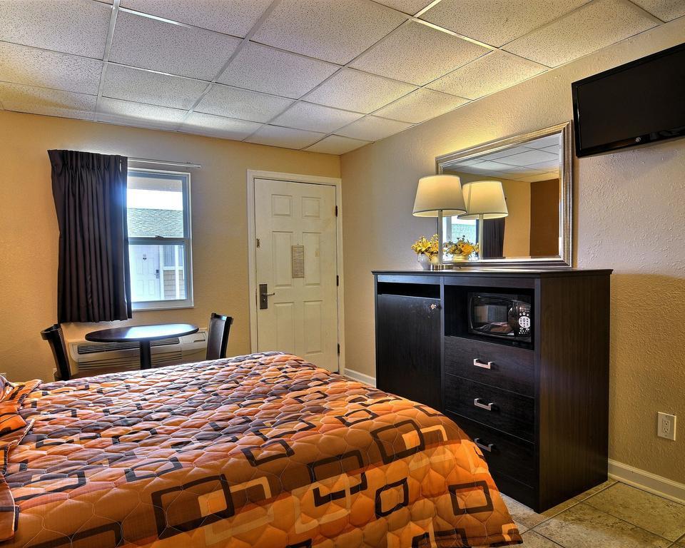 Rodeway Inn & Suites Нагс-Хед Экстерьер фото