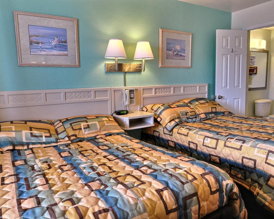Rodeway Inn & Suites Нагс-Хед Экстерьер фото