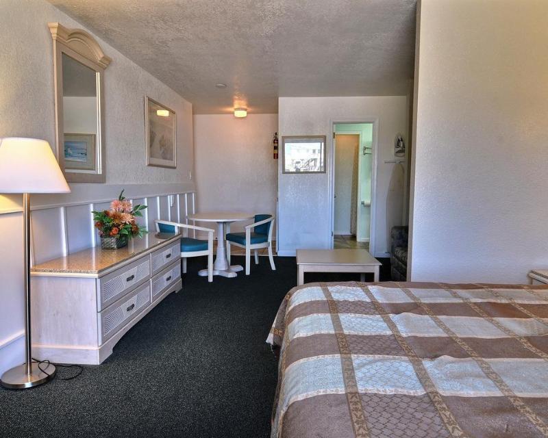 Rodeway Inn & Suites Нагс-Хед Экстерьер фото
