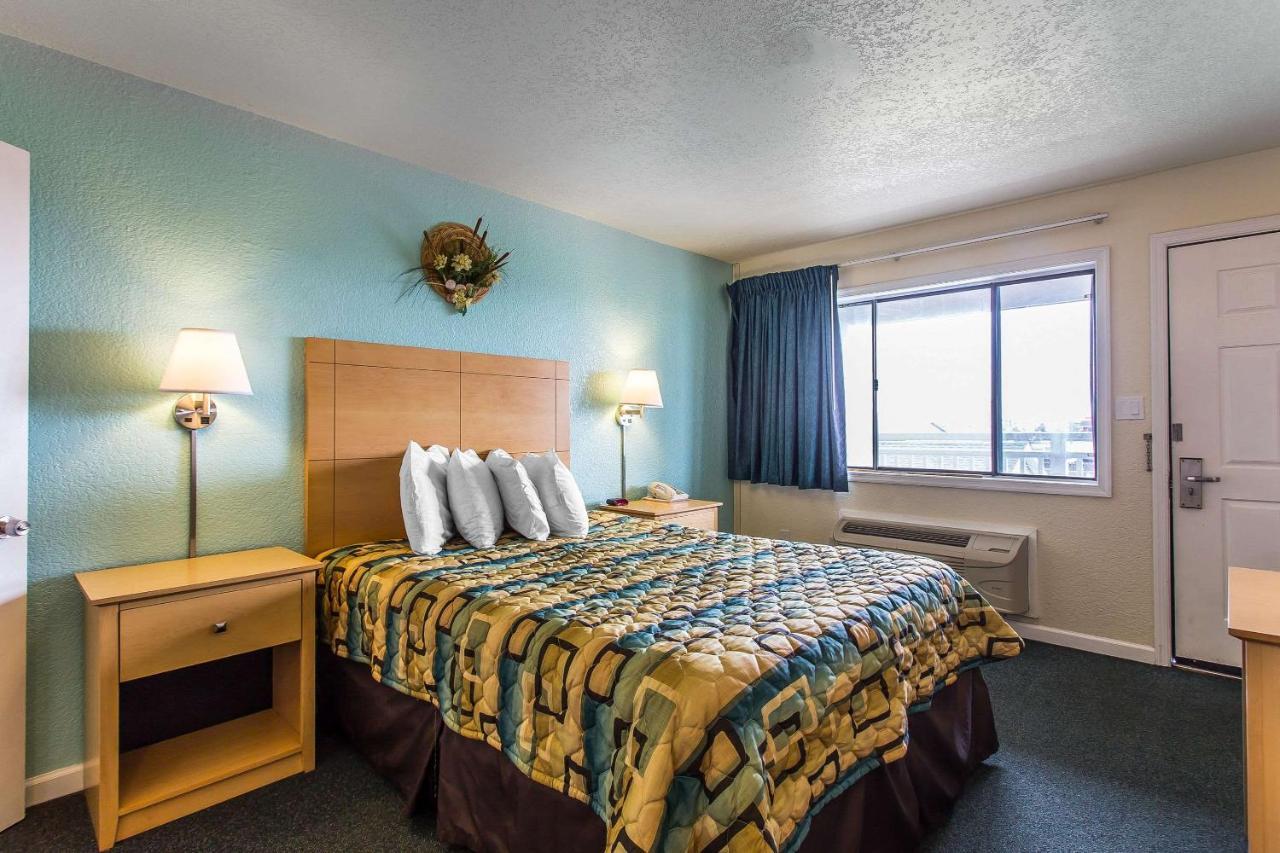 Rodeway Inn & Suites Нагс-Хед Экстерьер фото
