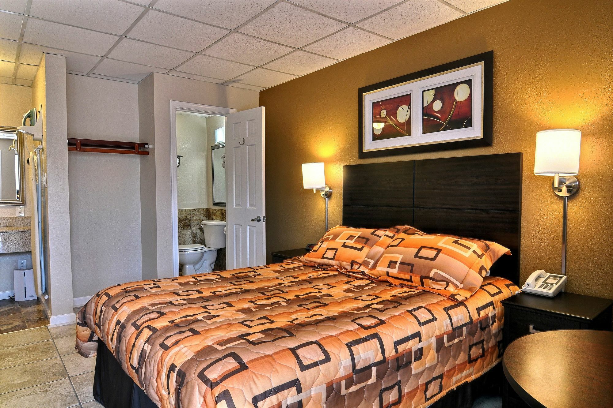 Rodeway Inn & Suites Нагс-Хед Экстерьер фото